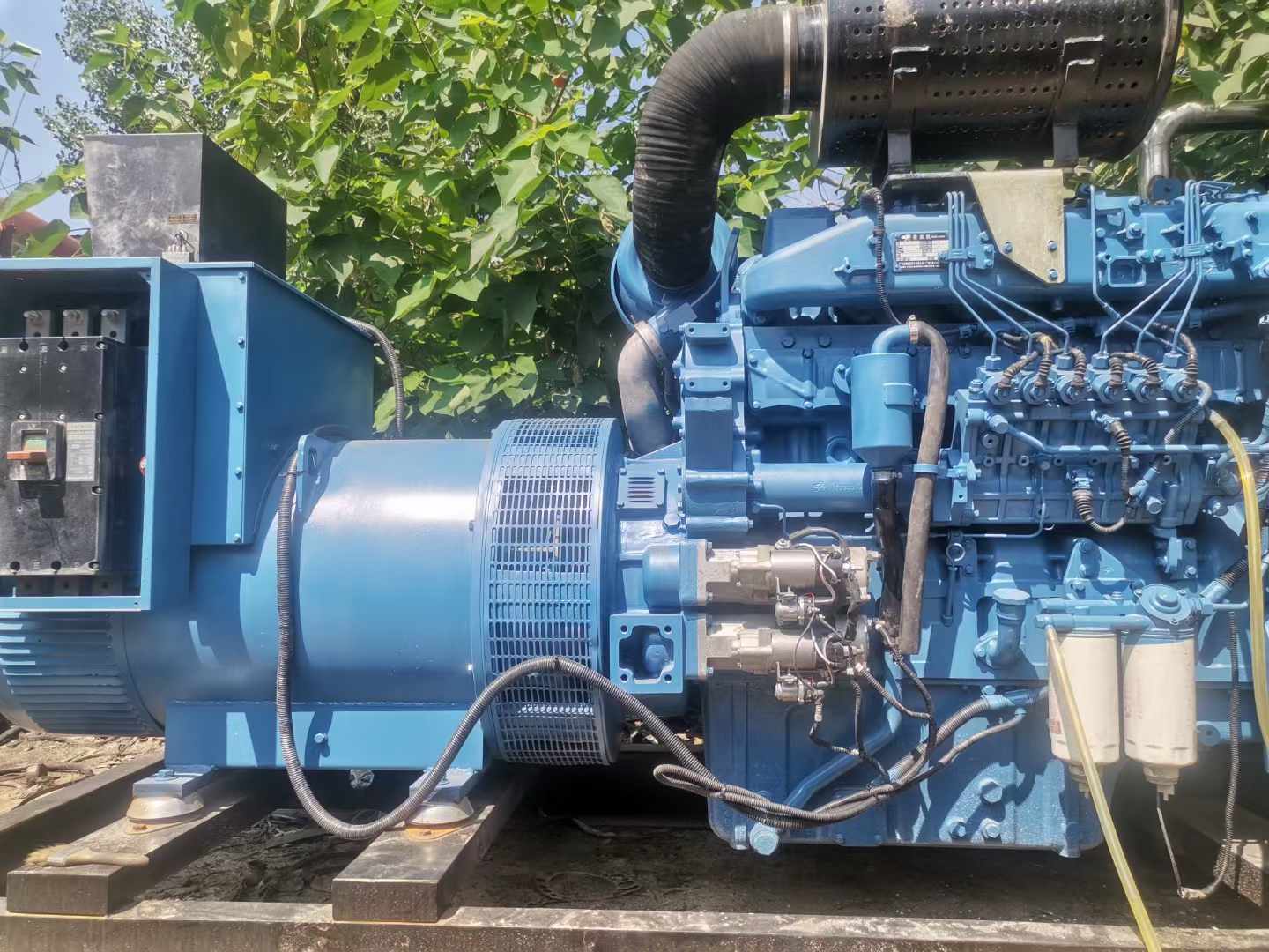 大英详细说明降低 800kW 柴油发电机输出电流波动的方法